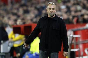 弗里克:要保持积极心态,在比赛减少一场的情况下我们又多了1分